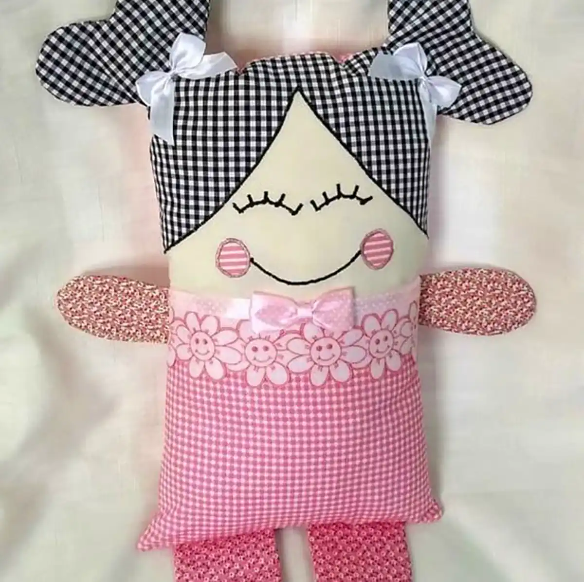عروسک پارچه ای بامزه