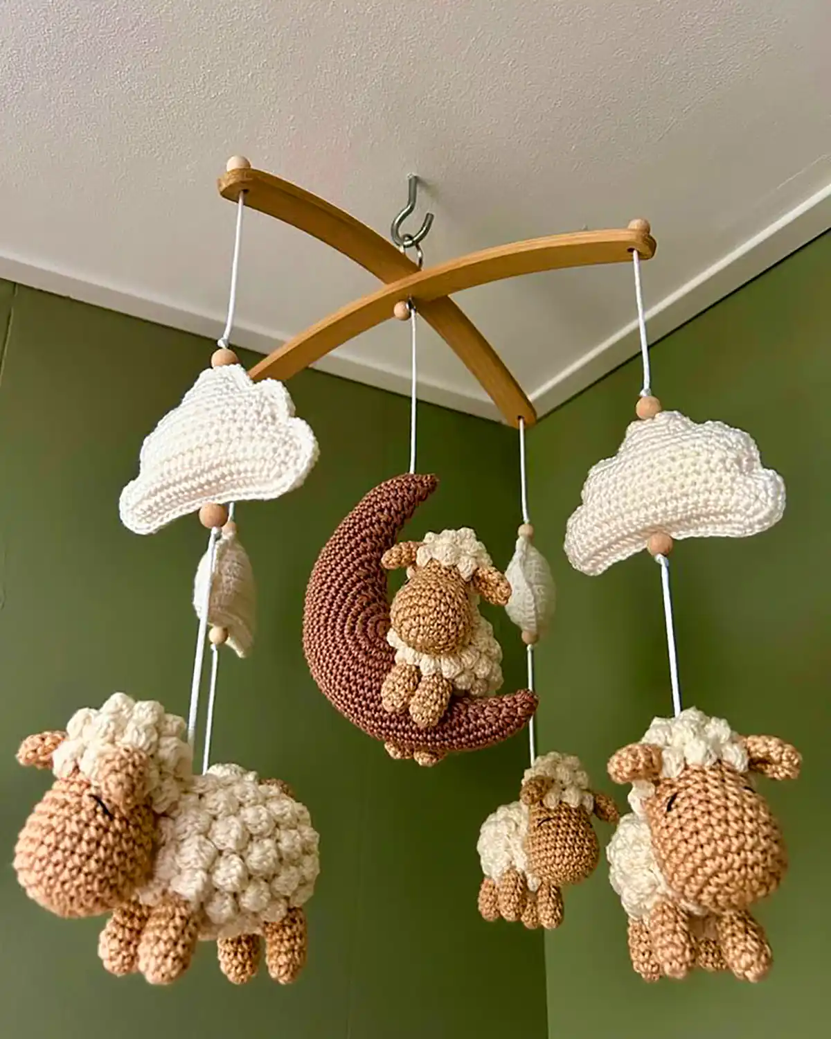 آویز بالا تخت نوزادی