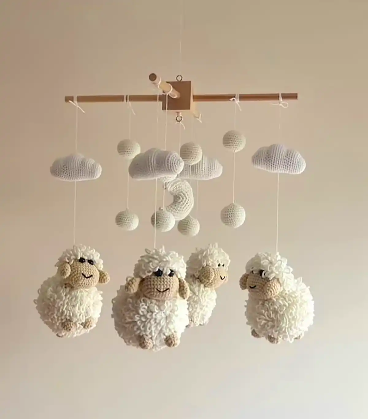 آویز بالا تخت نوزادی