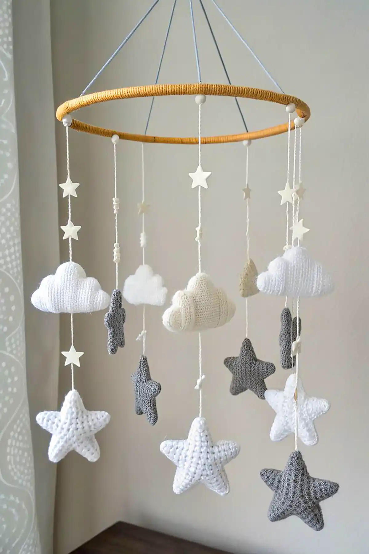 آویز بالا تخت نوزادی