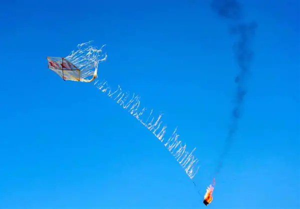 تعبیر خواب بادبادک در آسمان + برای زن متاهل و باردار و دختر مجرد و از دید مولف