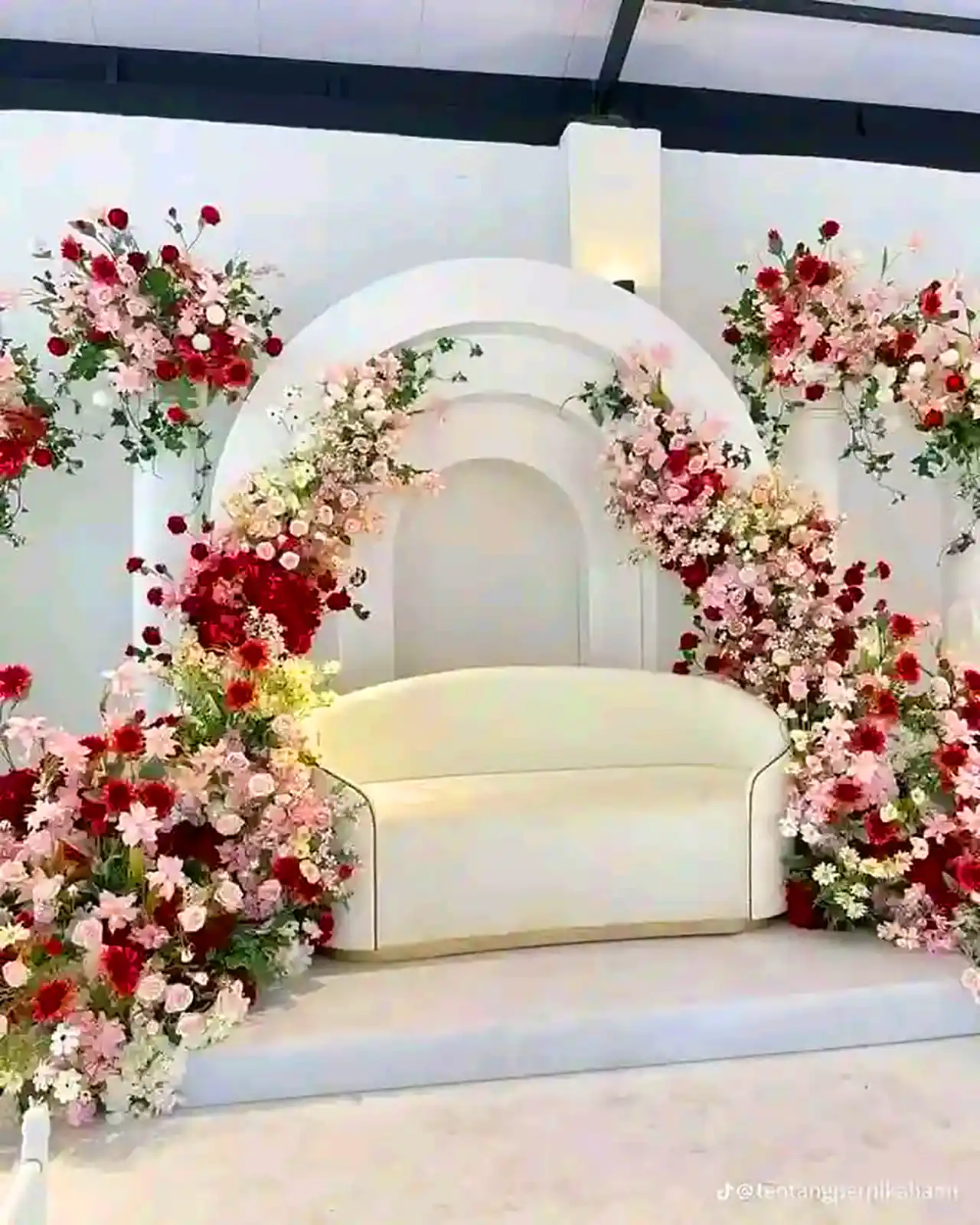 بکدراپ خاص برای جشن نامزدی