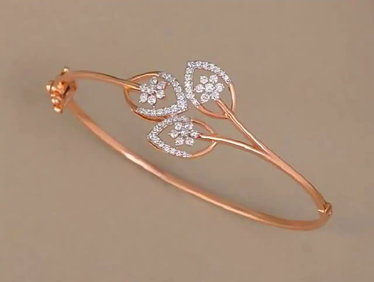 بنگل طلا ظریف دخترانه