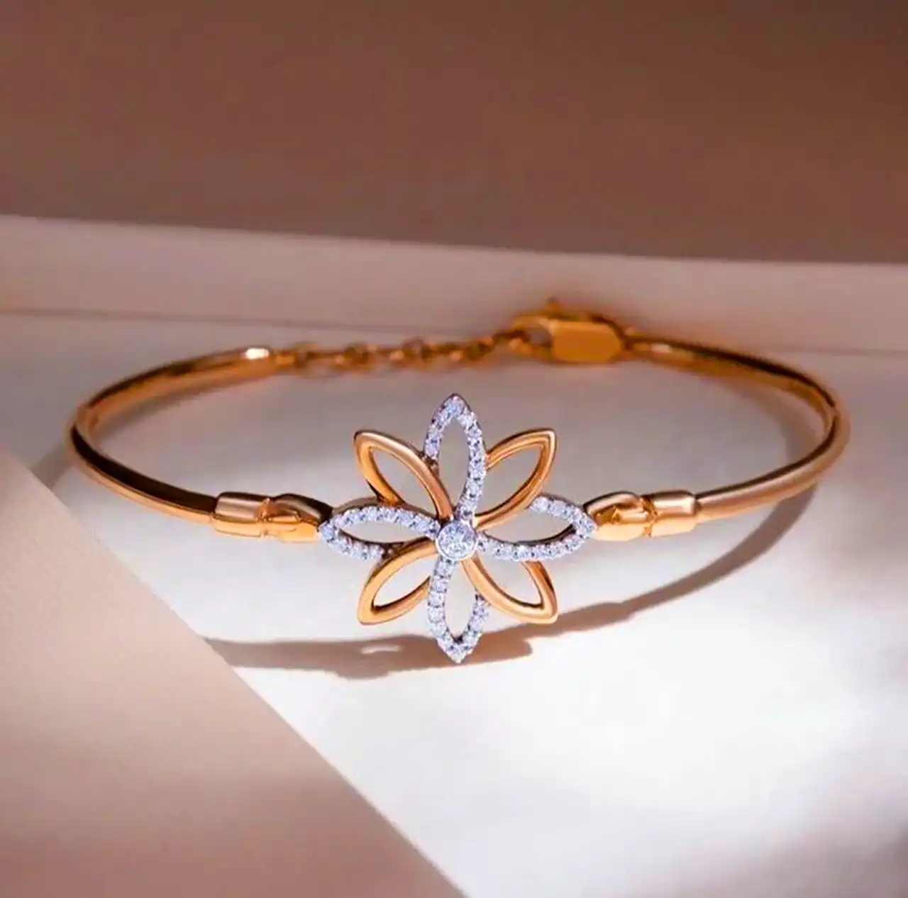 بنگل طلا ظریف دخترانه