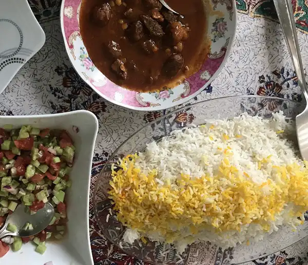 تعبیر خواب برنج و خورشت + برای زن متاهل و باردار و دختر مجرد و از دید مولف