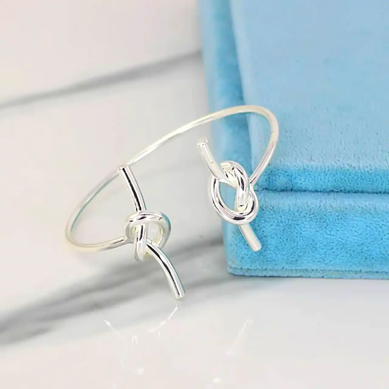 بنگل شیک نقره دخترانه