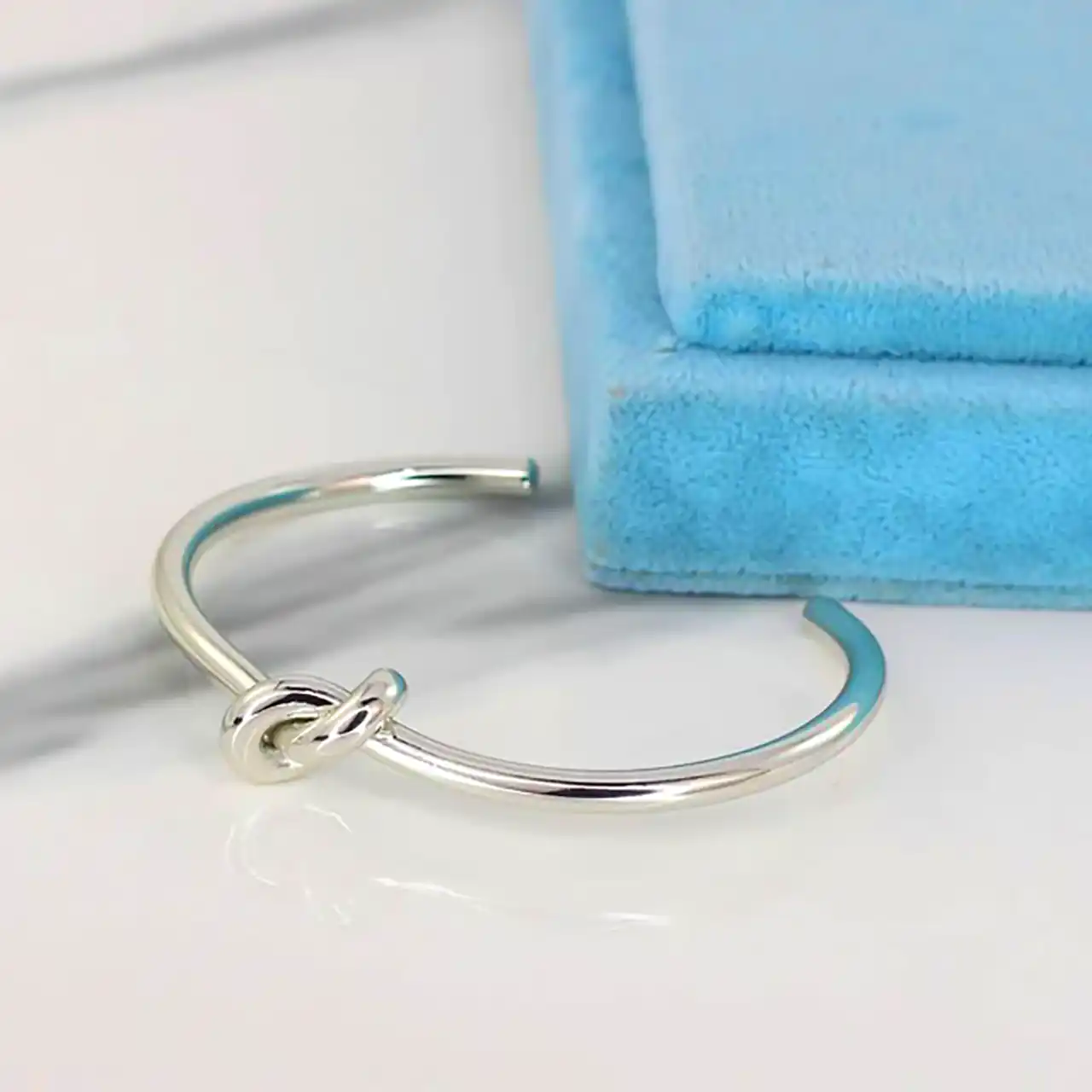 بنگل شیک نقره دخترانه