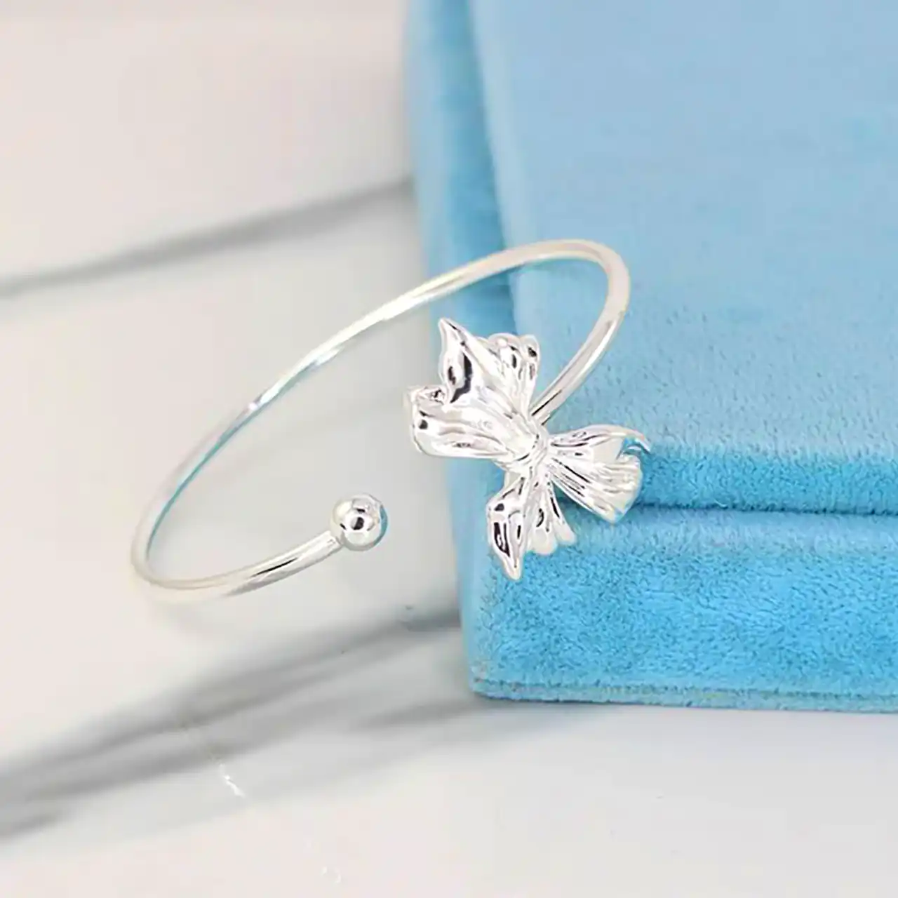 بنگل شیک نقره دخترانه