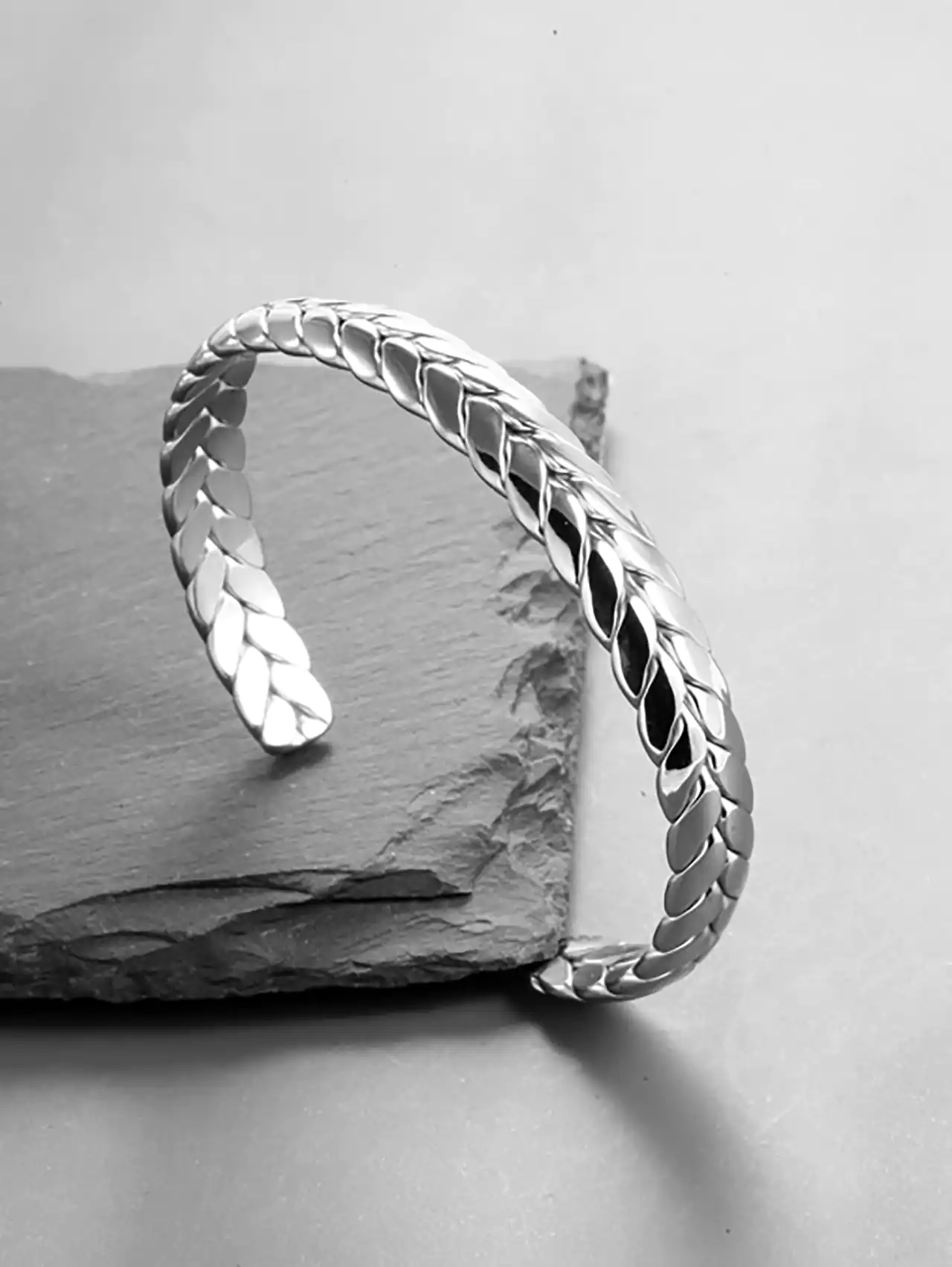 بنگل شیک نقره دخترانه