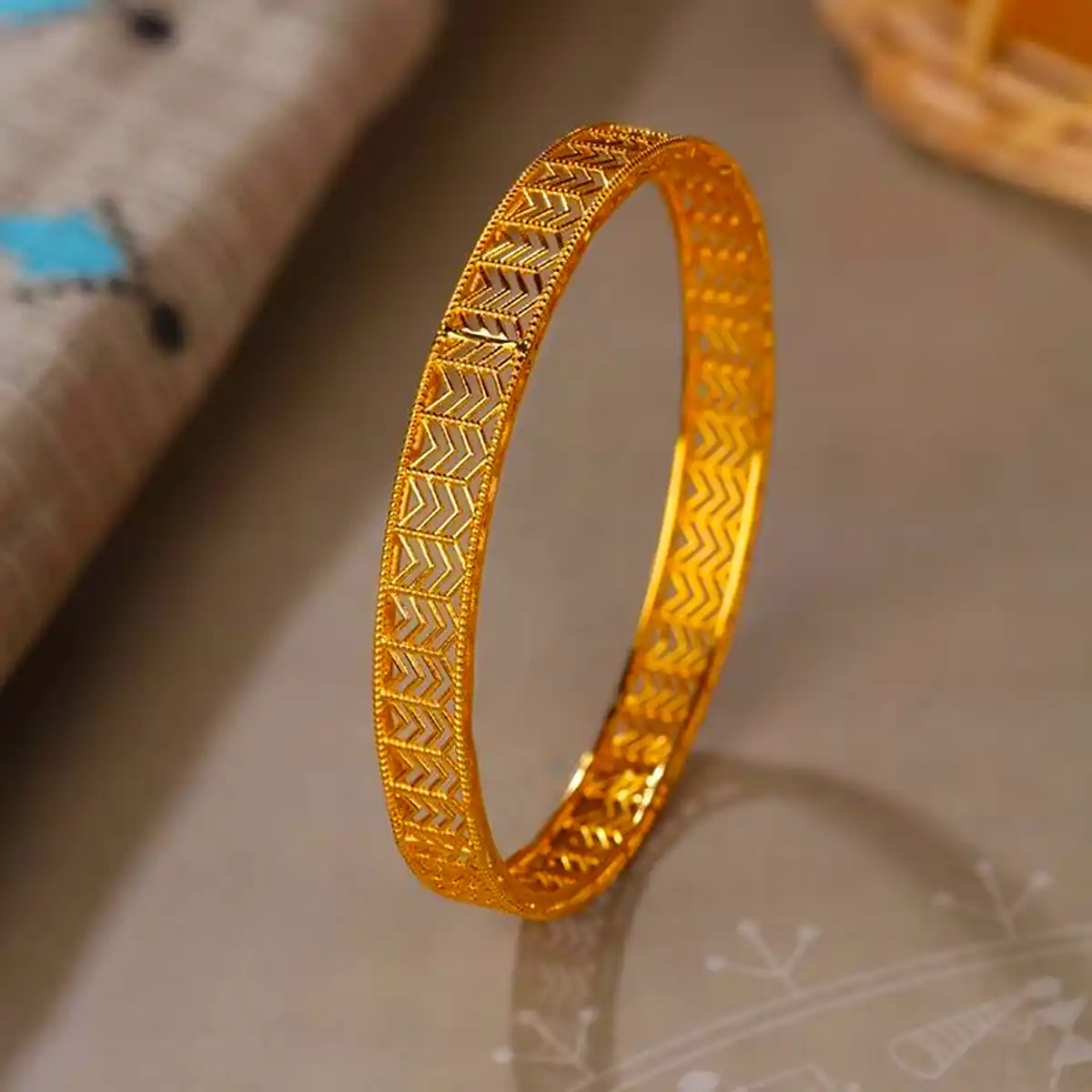 بنگل طلا لوکس و زیبا