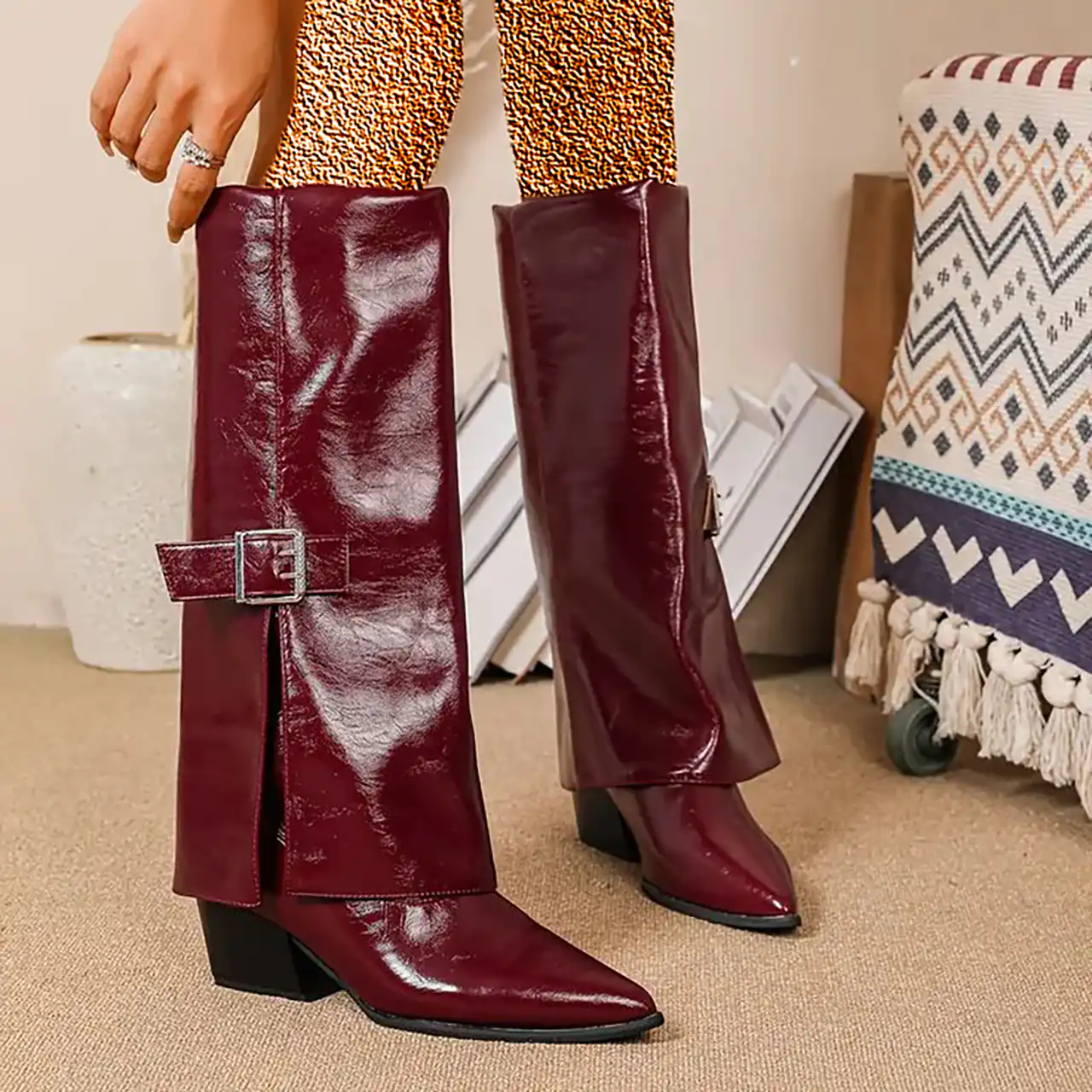 بوت زرشکی کلاسیک زنانه