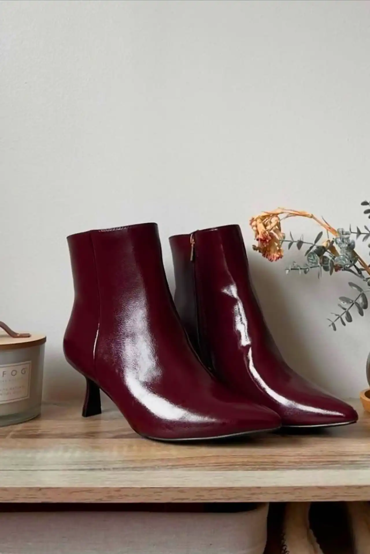 بوت زرشکی کلاسیک زنانه