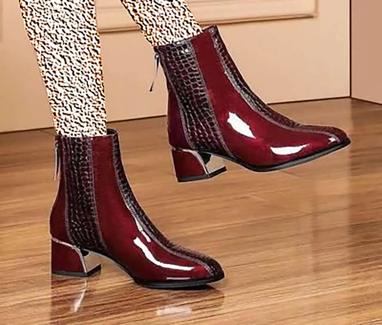 بوت زرشکی کلاسیک زنانه