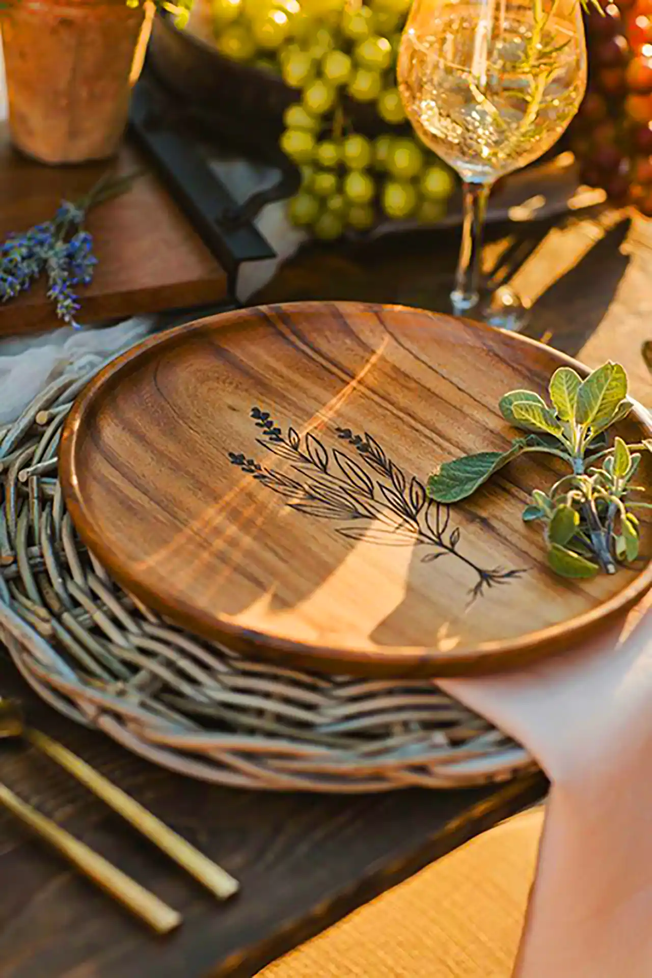 بشقاب مدرن چوبی