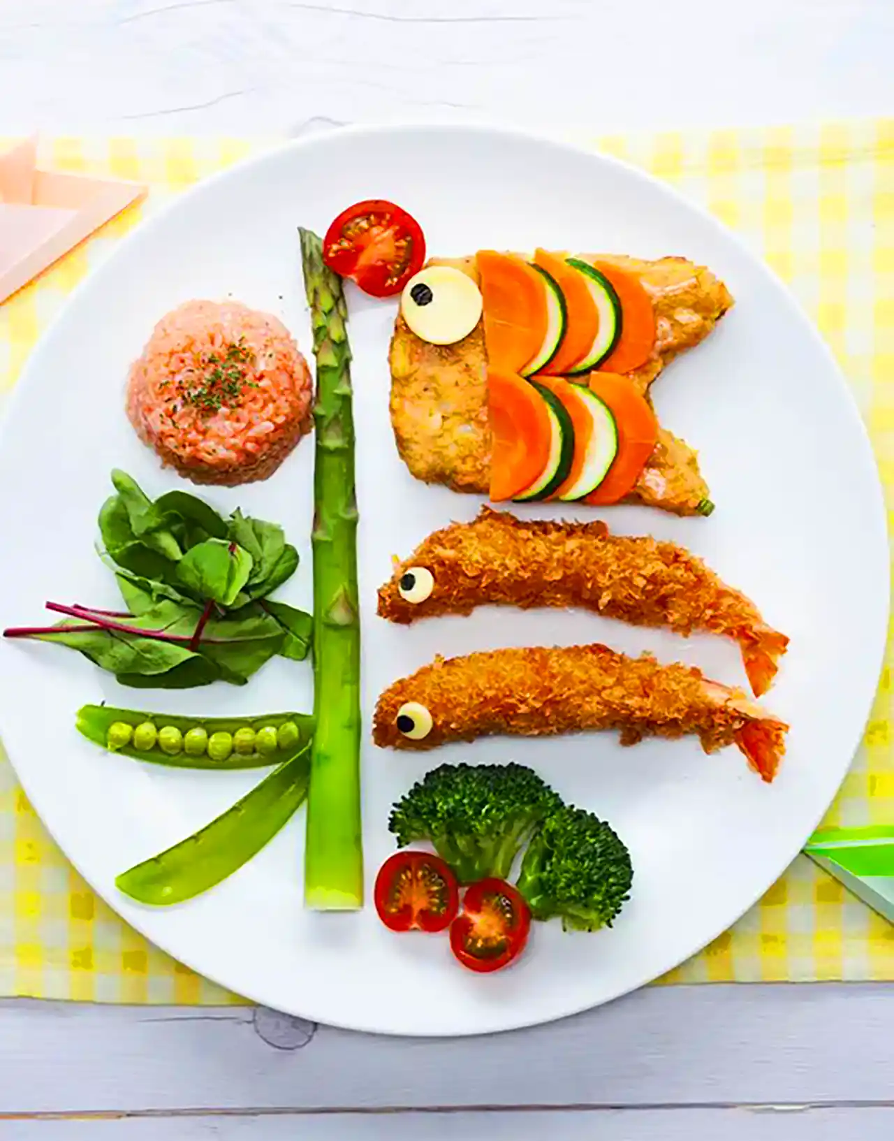 بشقاب تزئین شده برای میانوعده کودکان 