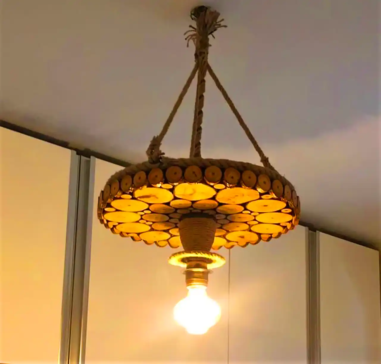 چراغ آویز چوبی نئوکلاسیک 