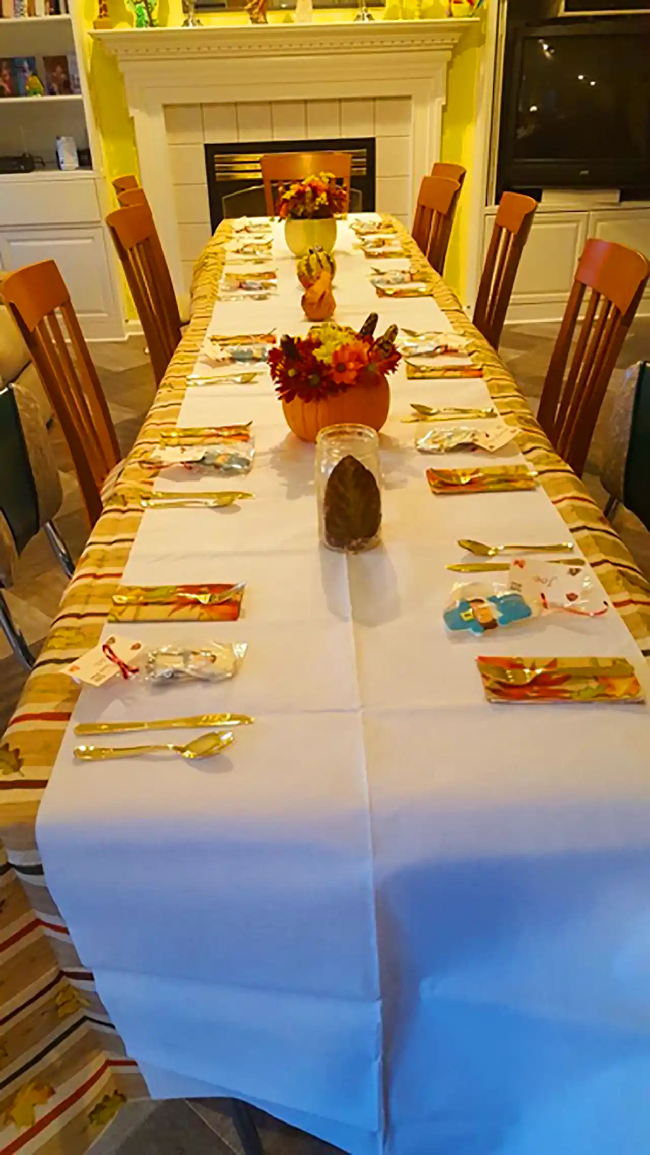 چیدمان میز شام شیک 