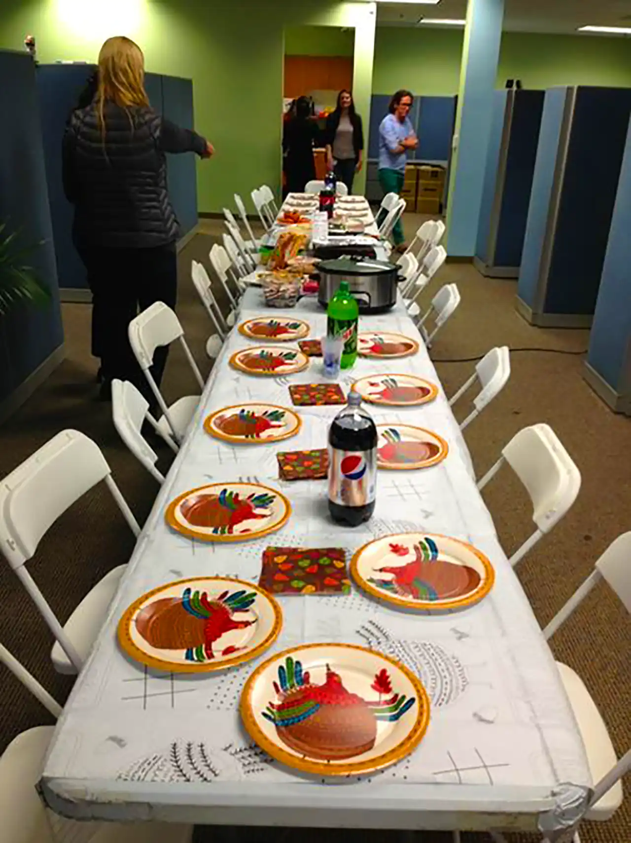 چیدمان میز شام شیک 