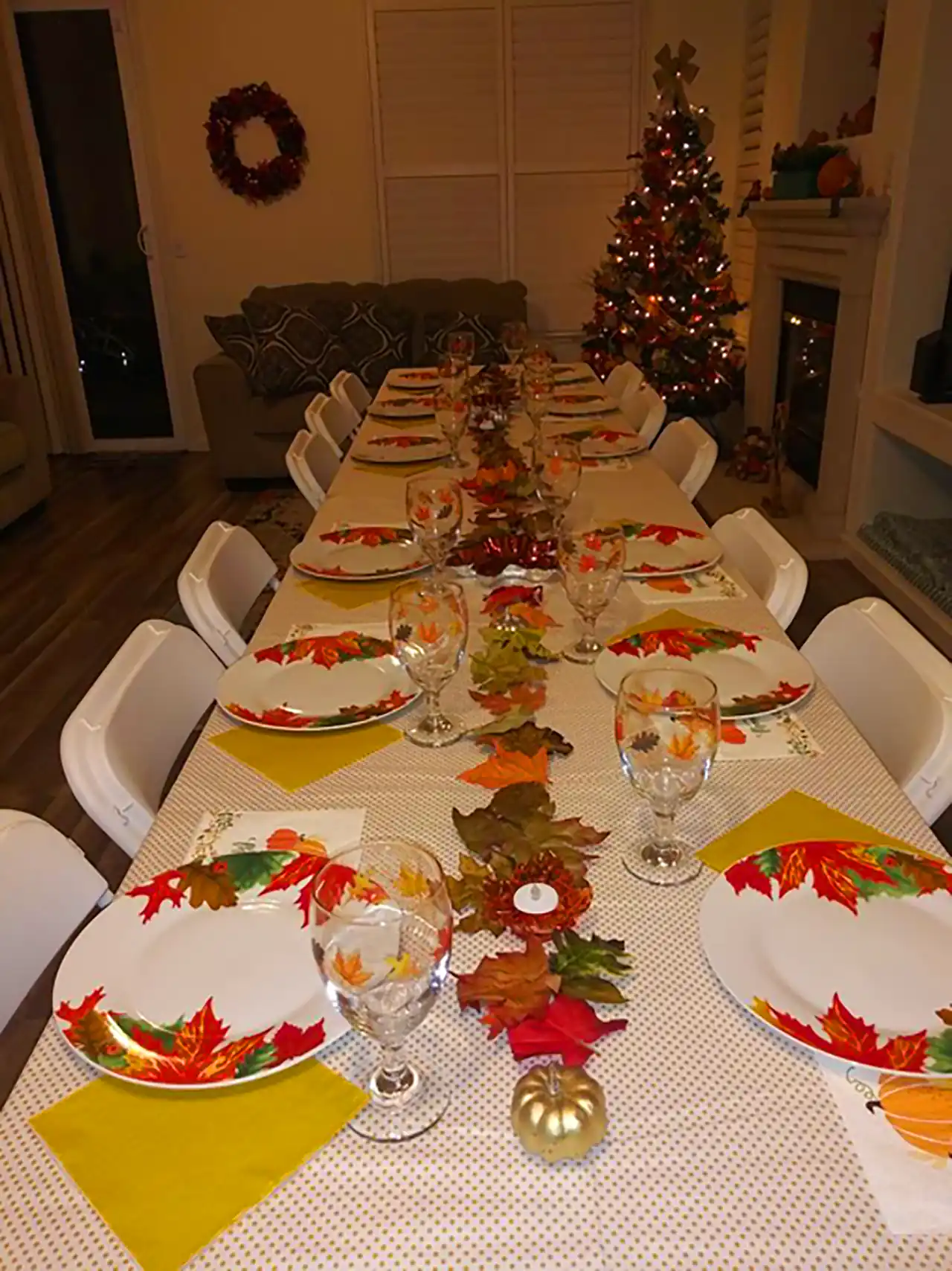 چیدمان میز شام شیک 