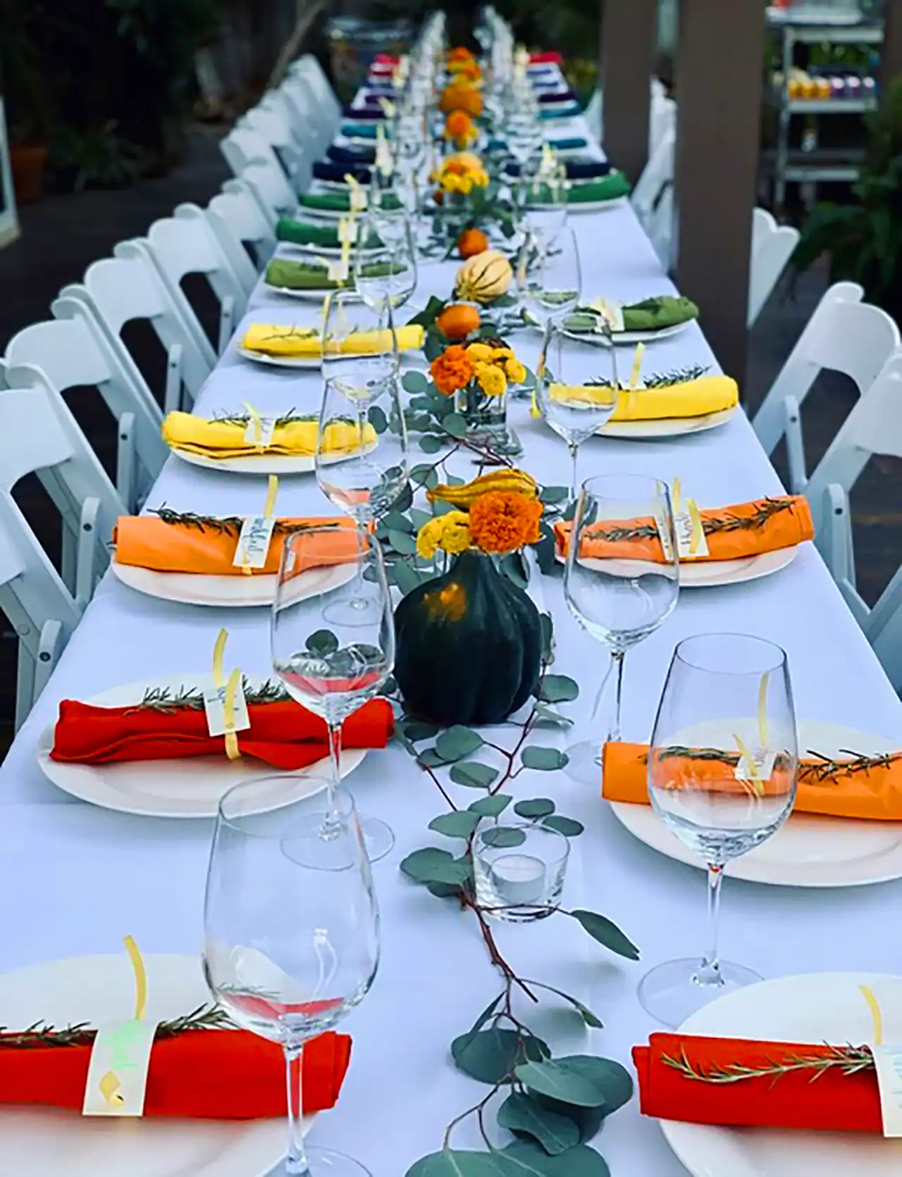 چیدمان میز شام شیک 