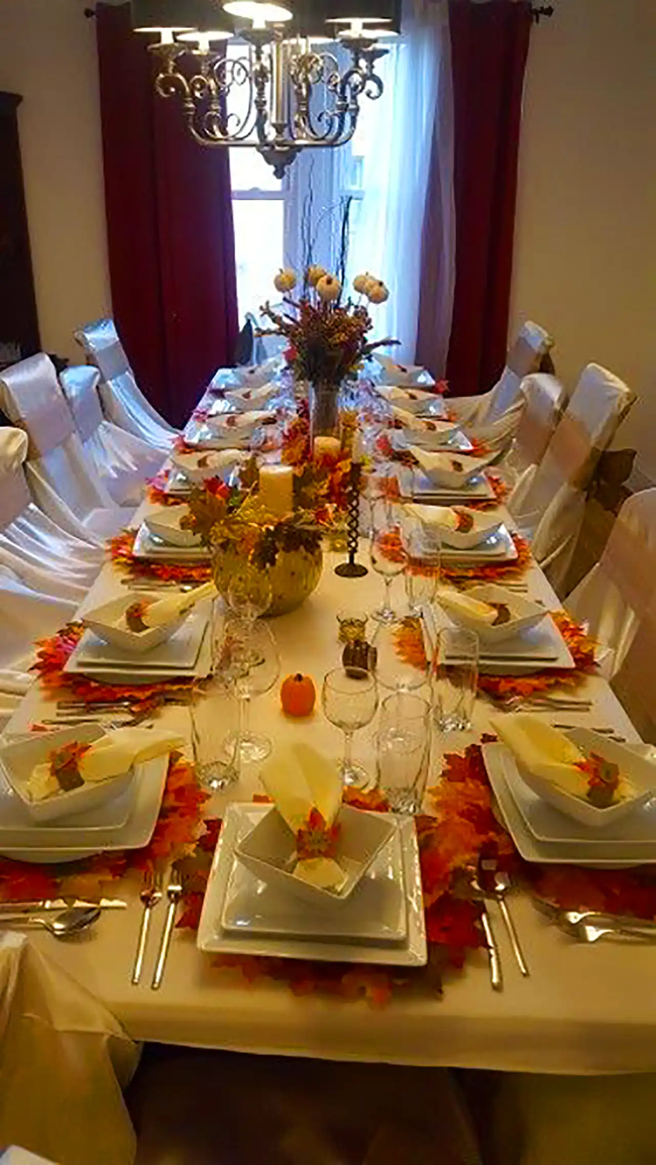 چیدمان میز شام شیک 