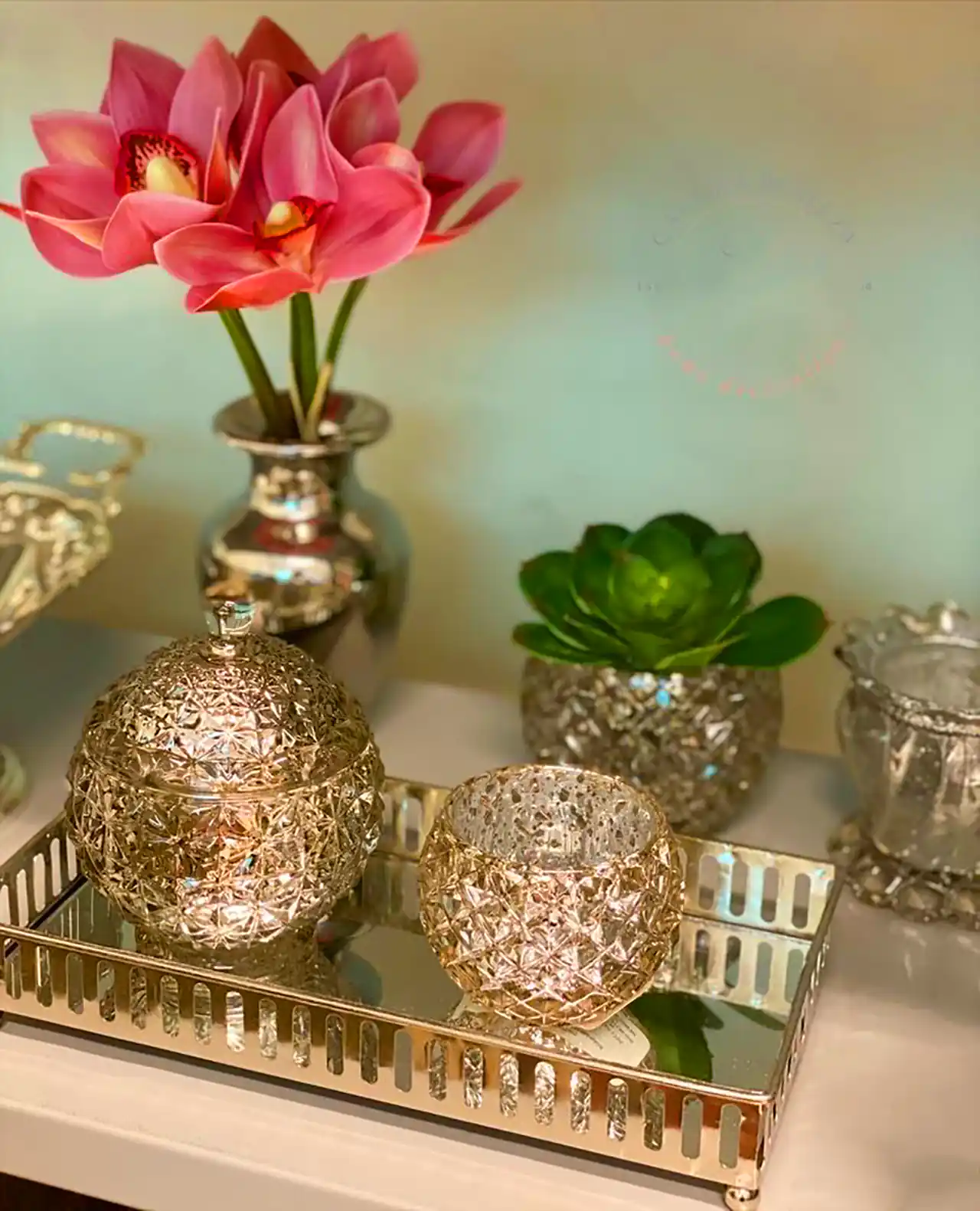 چیدمان یونیک برای روی میز عسلی