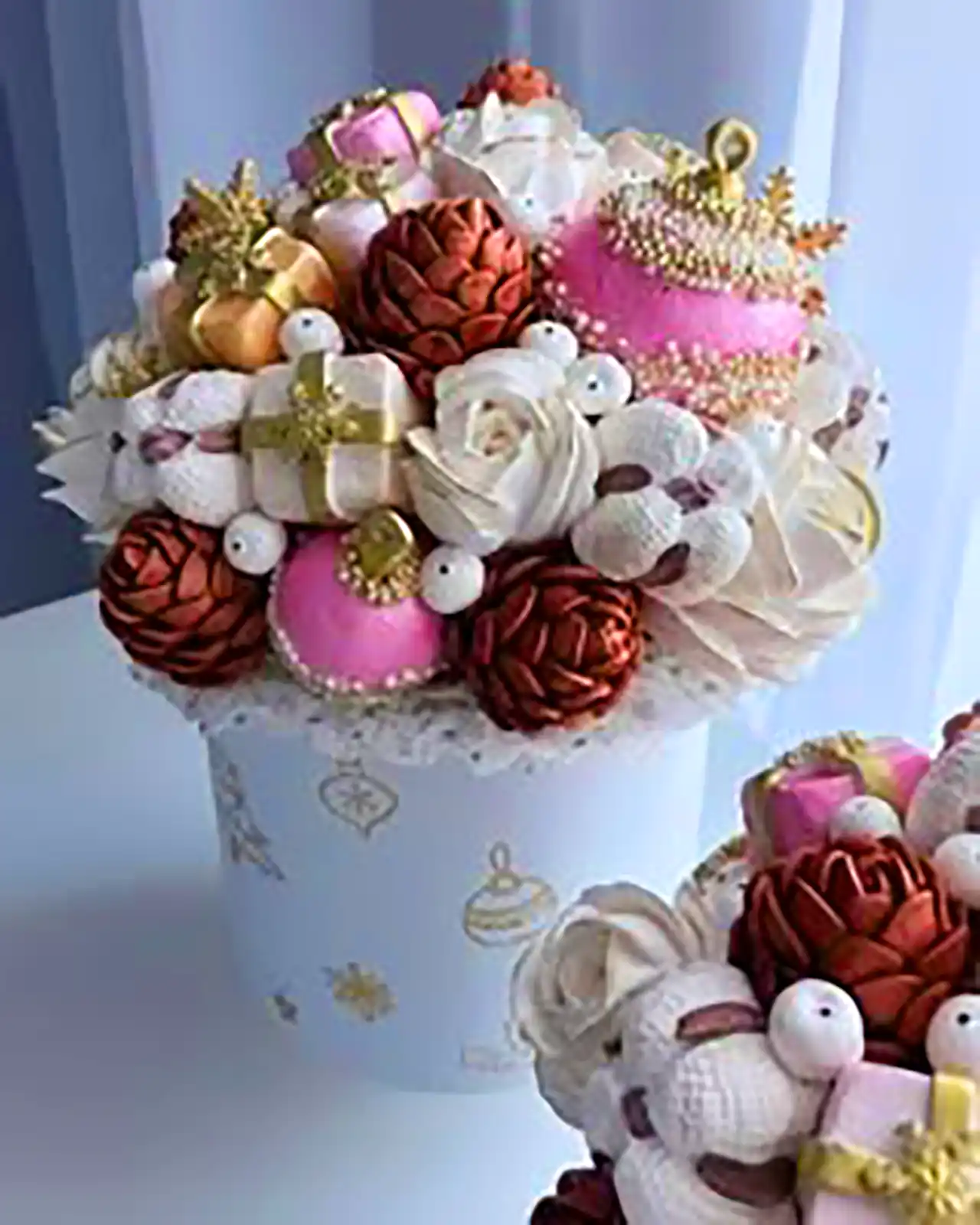 دسته گل سوپرایزی با آجیل