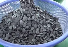 تماشای فرآیند دیدنی ساخت دکمه از مواد خام تا محصول نهایی
