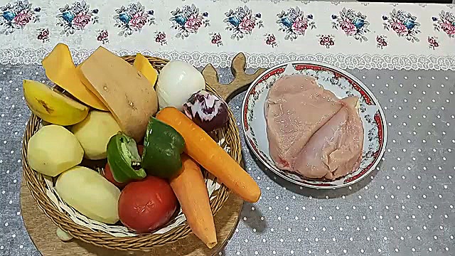 طرز تهیه تاس کباب مرغ با کدو حلوایی بدون یک قطره روغن