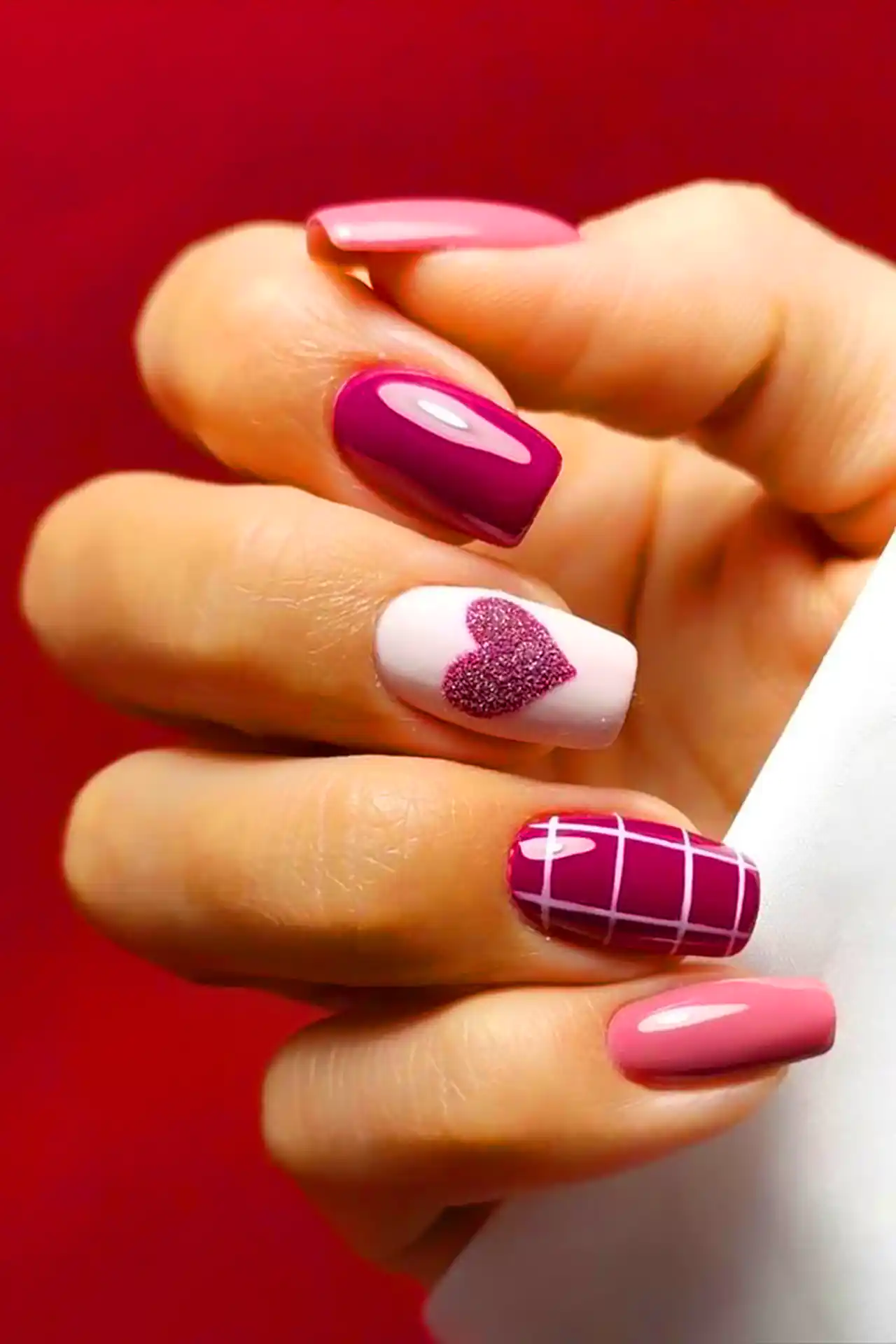 دیزاین ناخن جذاب و ساده