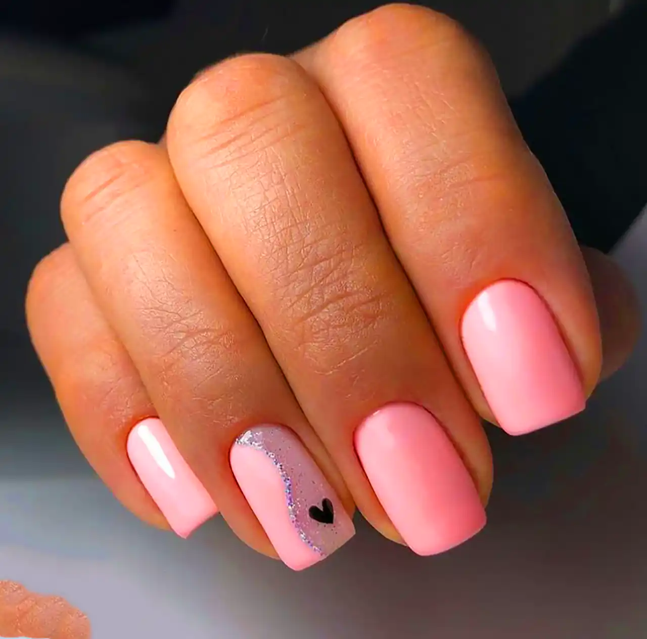 دیزاین ناخن جذاب و ساده