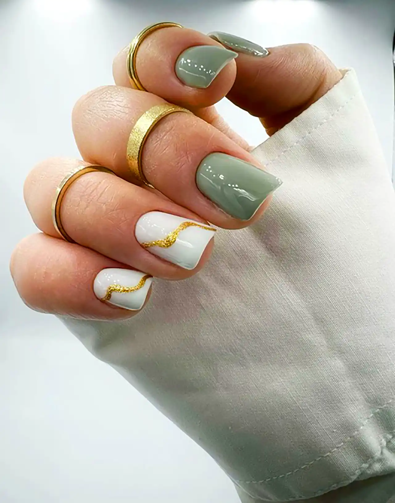 دیزاین ناخن سبز انتزاعی 