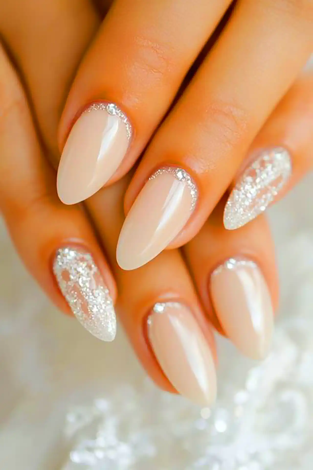 دیزاین ساده و شیک ناخن 