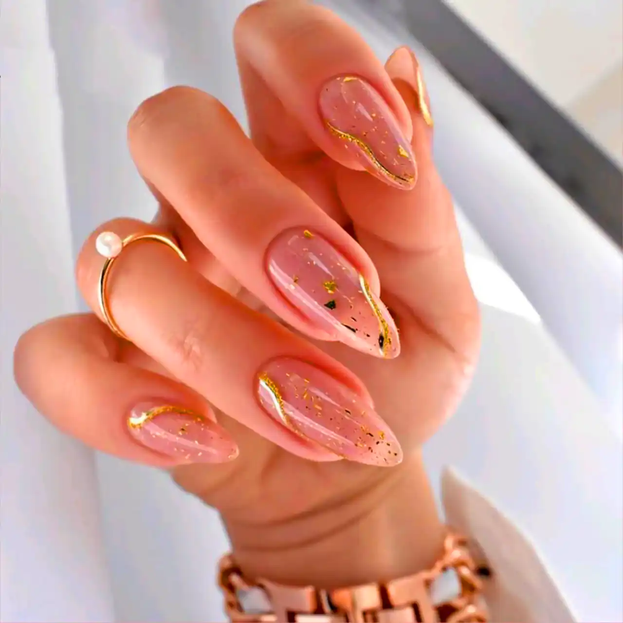 دیزاین ساده و شیک ناخن 