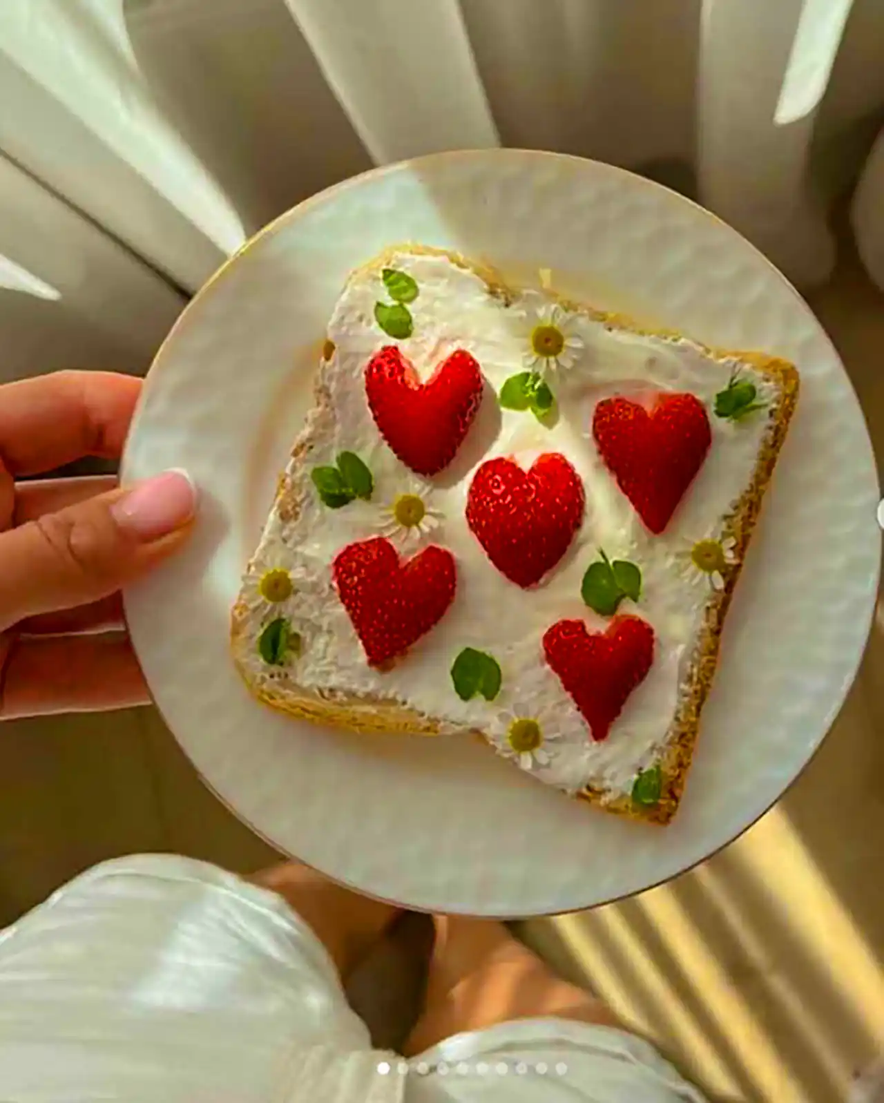 دیزاین صبحانه با نان تست