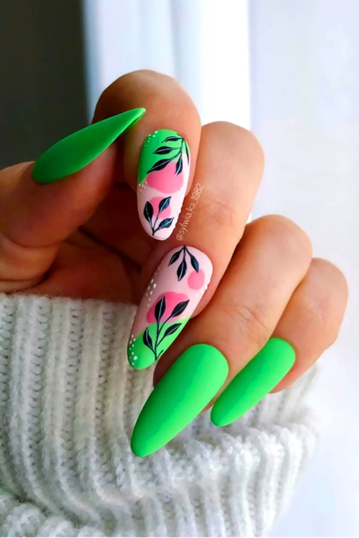 دیزاین ناخن نئونی جدید