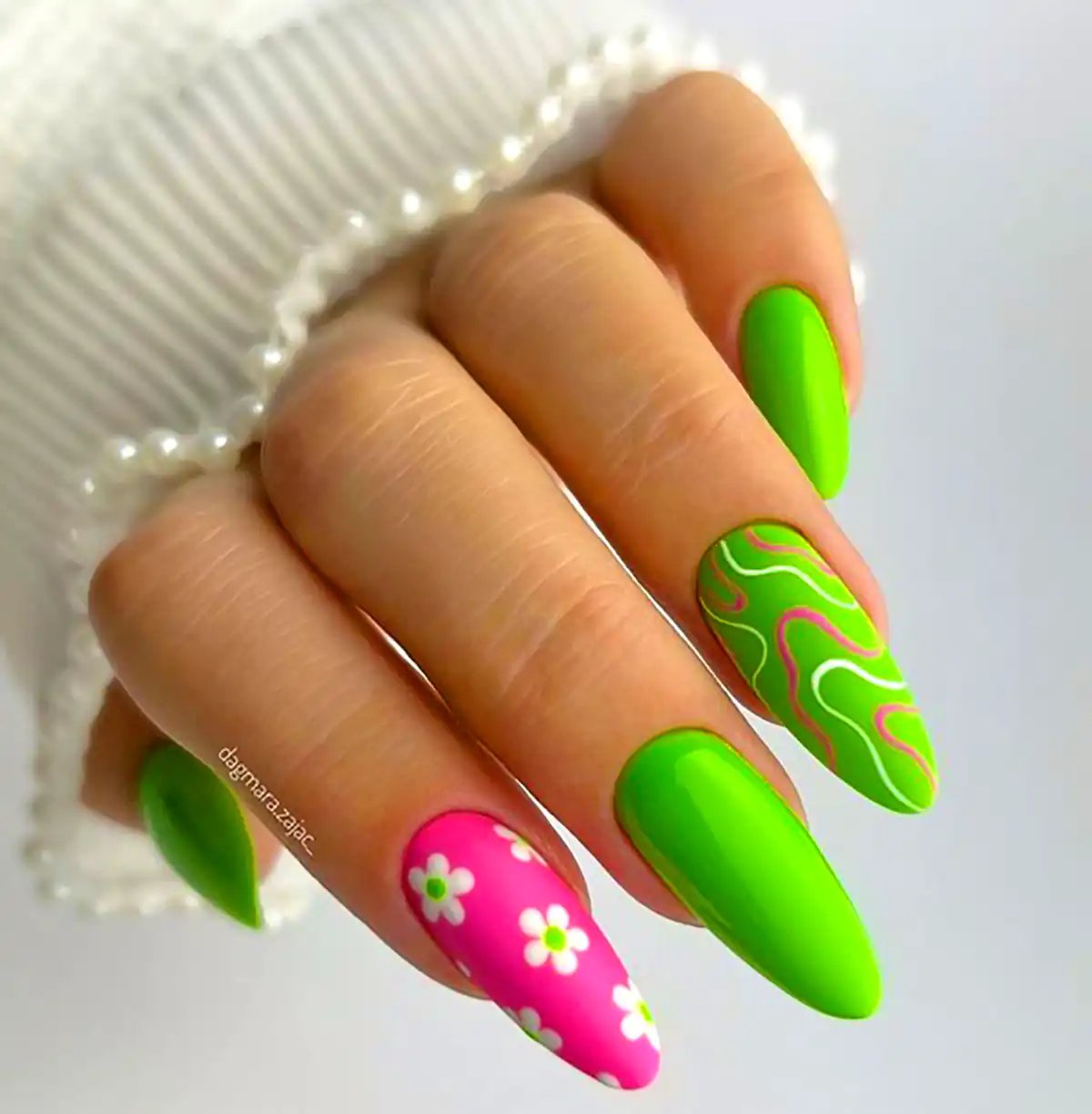 دیزاین ناخن نئونی جدید