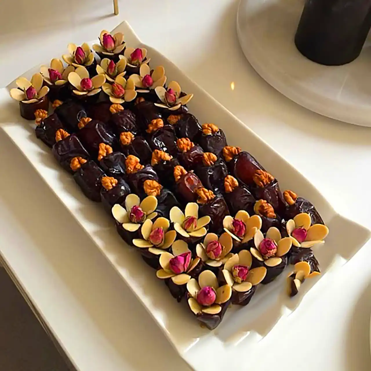 دیزاین شیک خرما با مغزها 