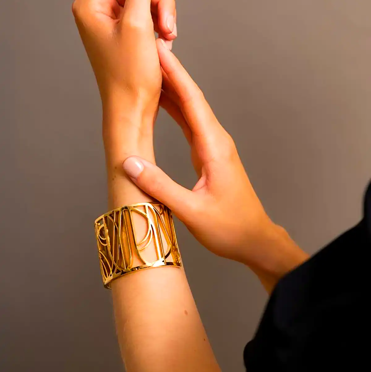 دستبند النگویی باز برنجی