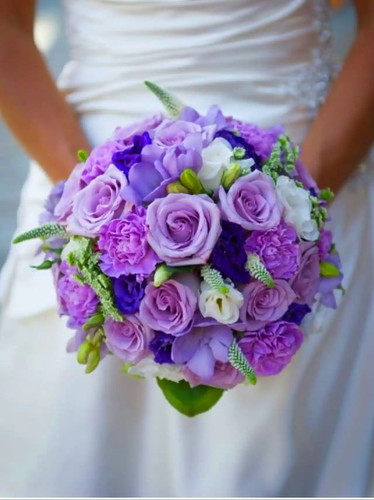 دسته گل عروس تم یاسی