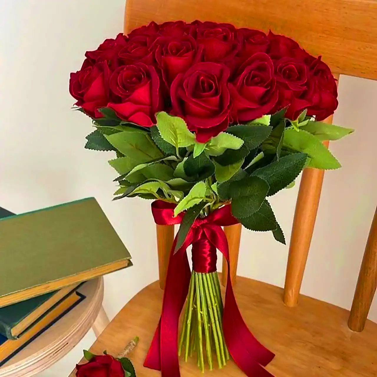 دسته گل رزقرمز برای عروس