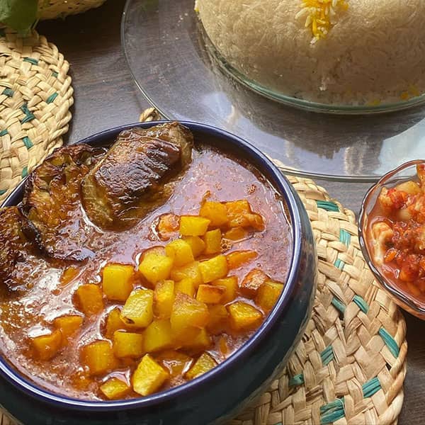 طرز تهیه خورش قیمه با گوشت چرخ کرده به صورت فوری و خوشمزه