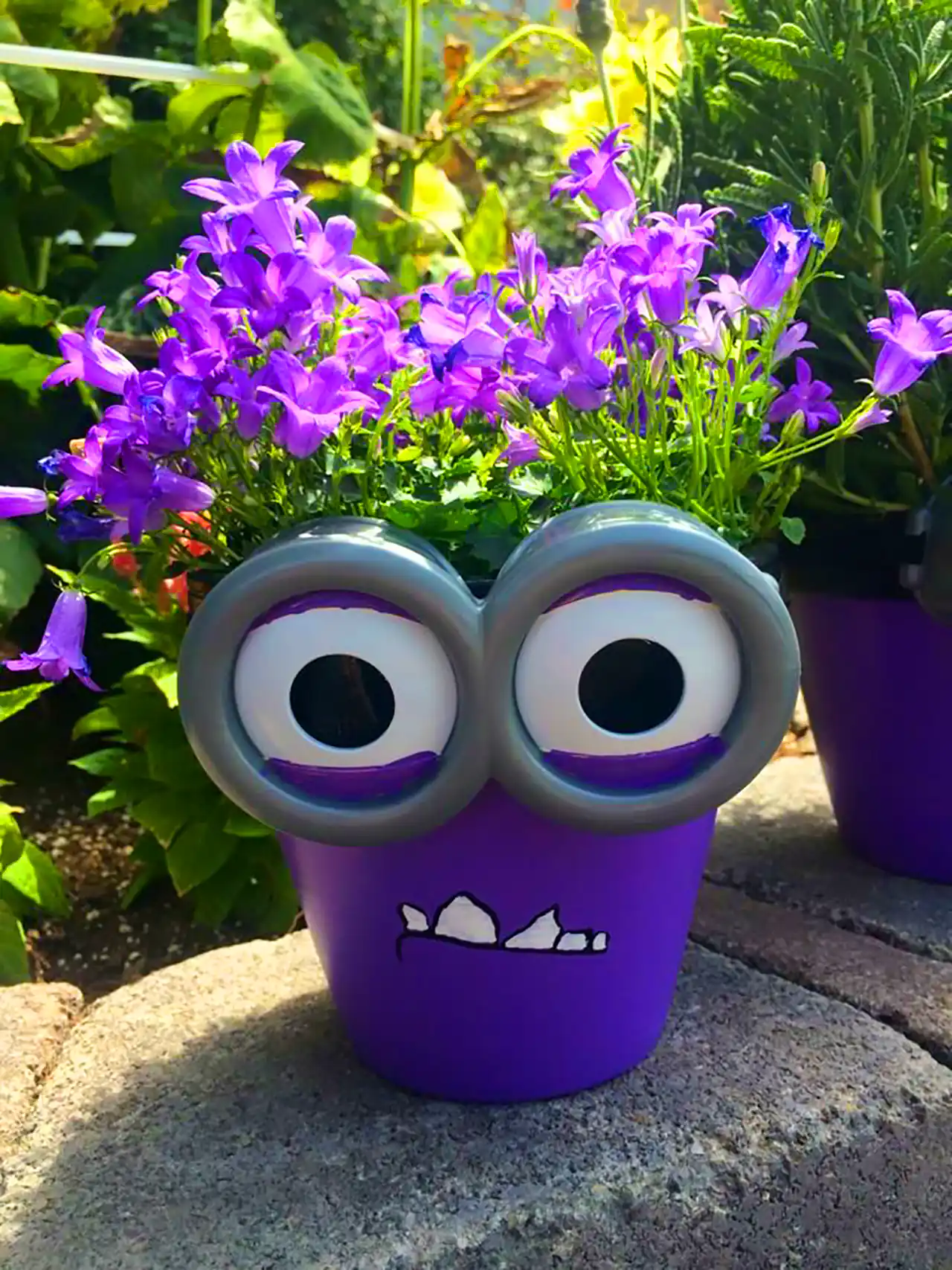 گلدان با طرح سر انسان