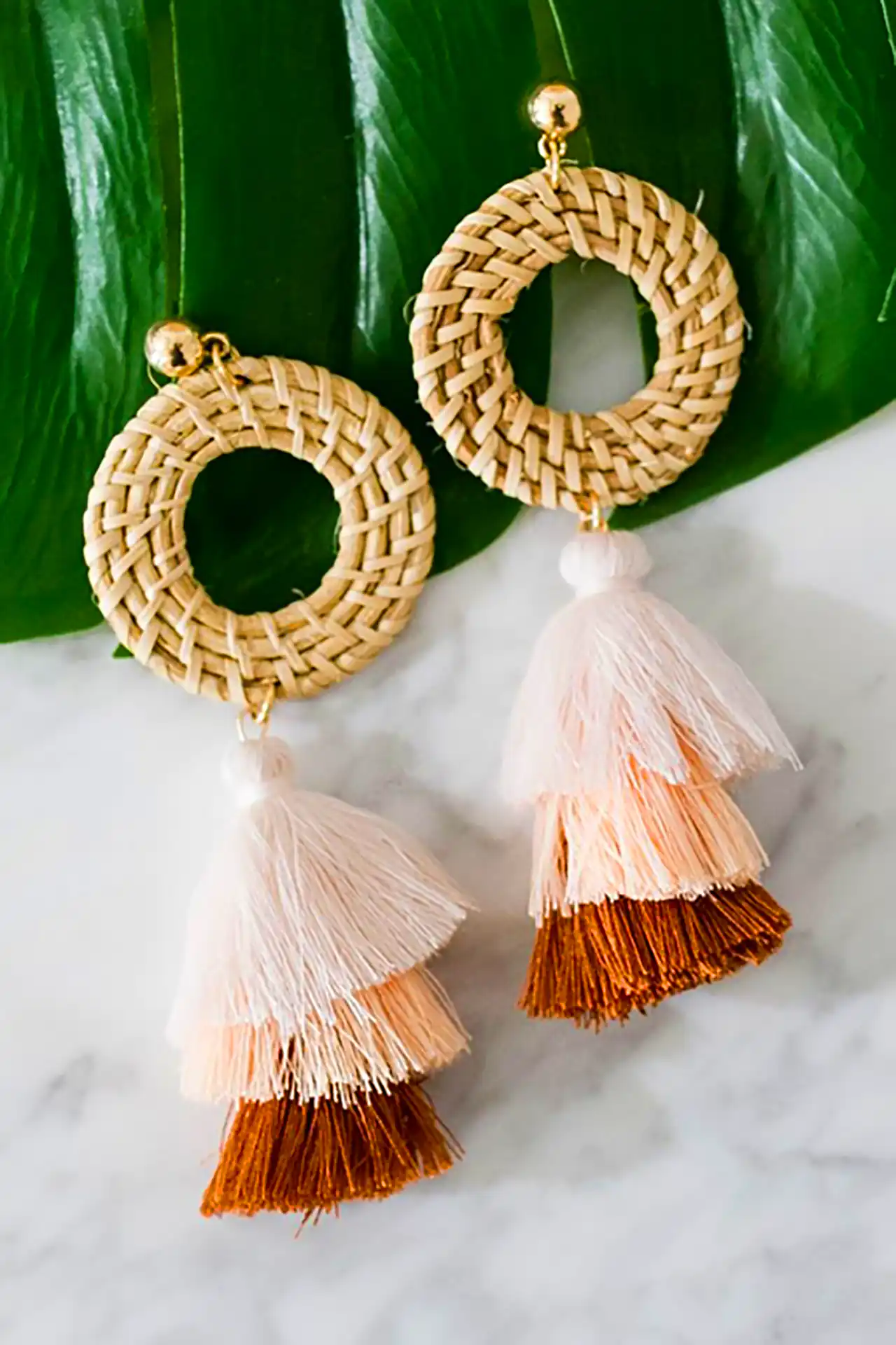 گوشواره منگوله ای آویز مدرن 