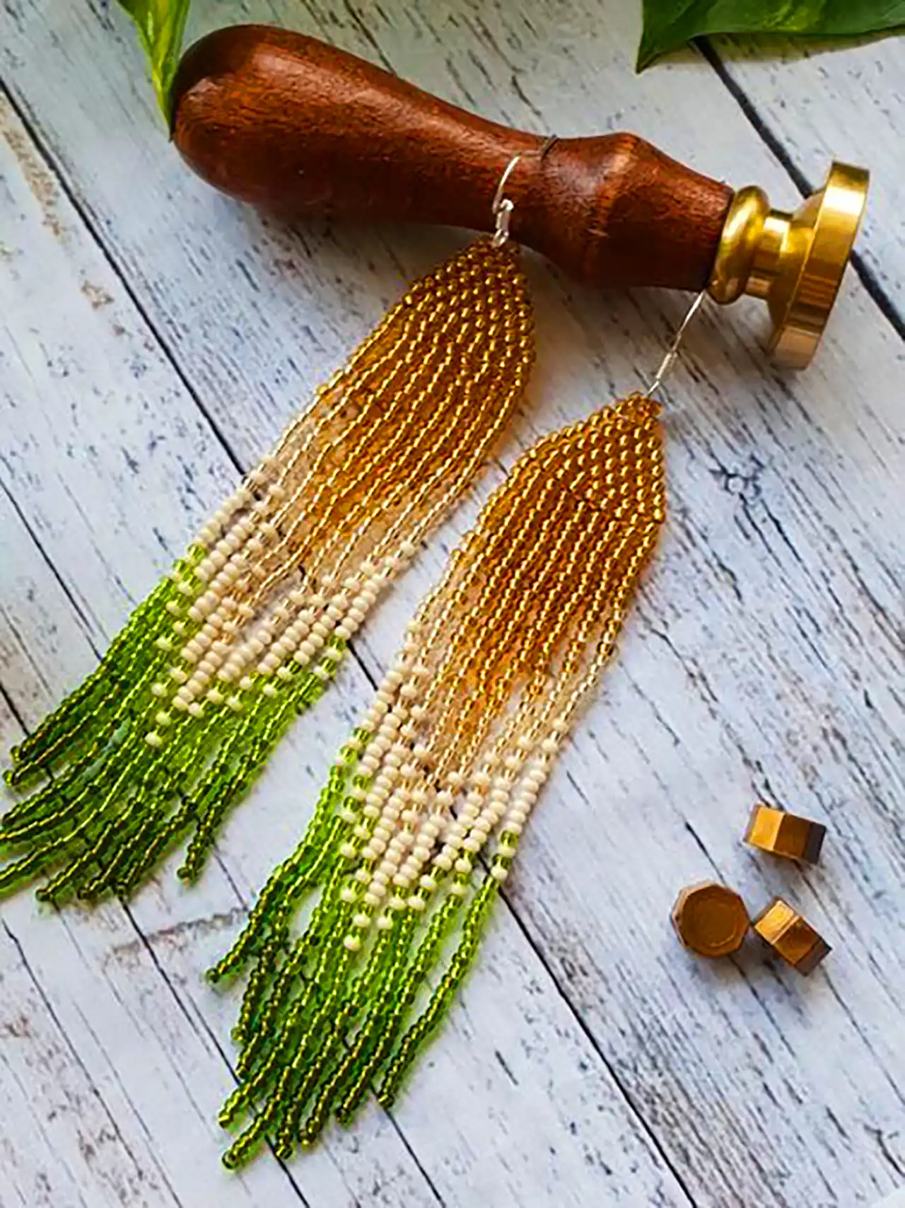 گوشواره مهره ای بلند فانتزی 