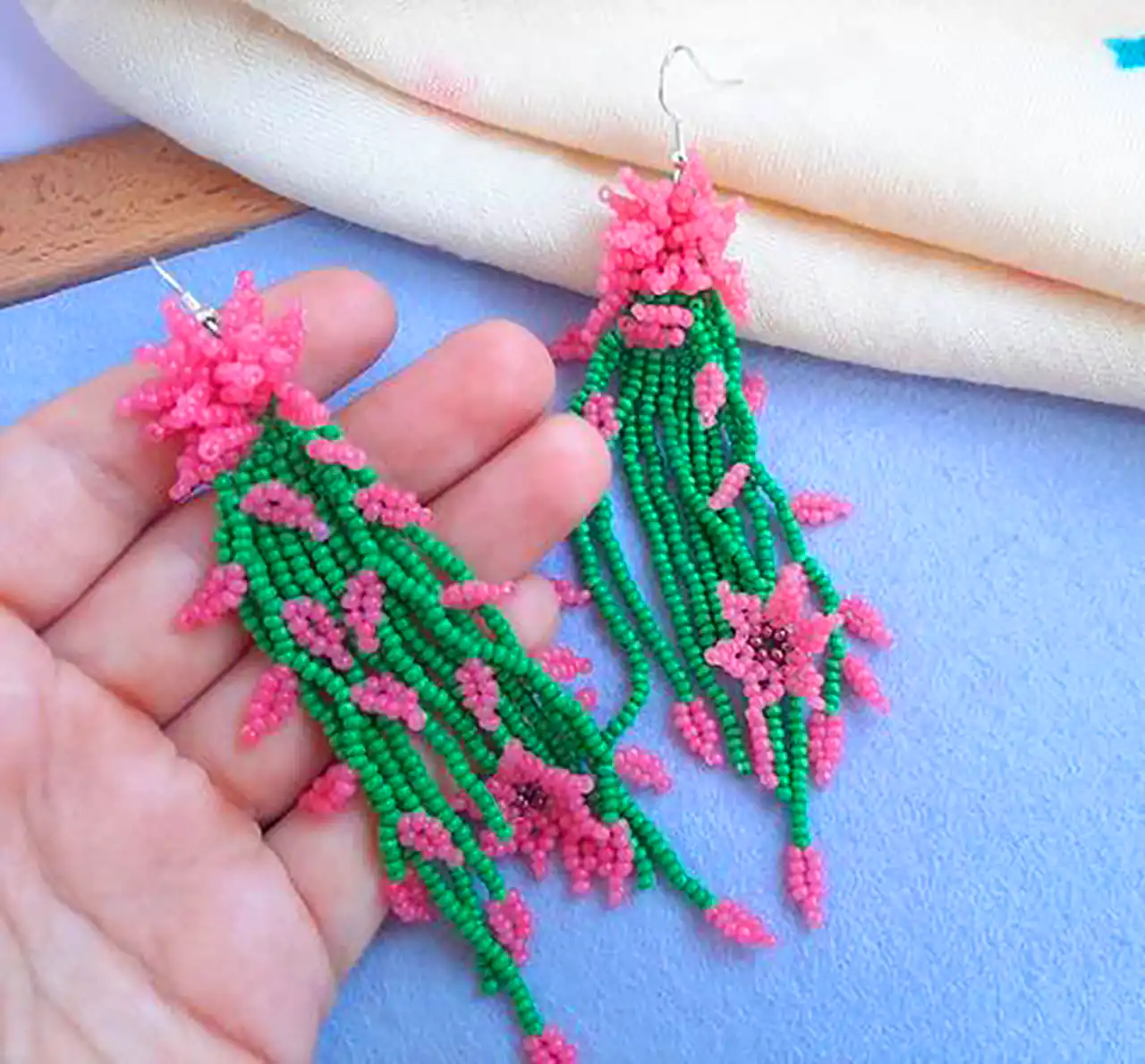 گوشواره مهره ای بلند فانتزی 