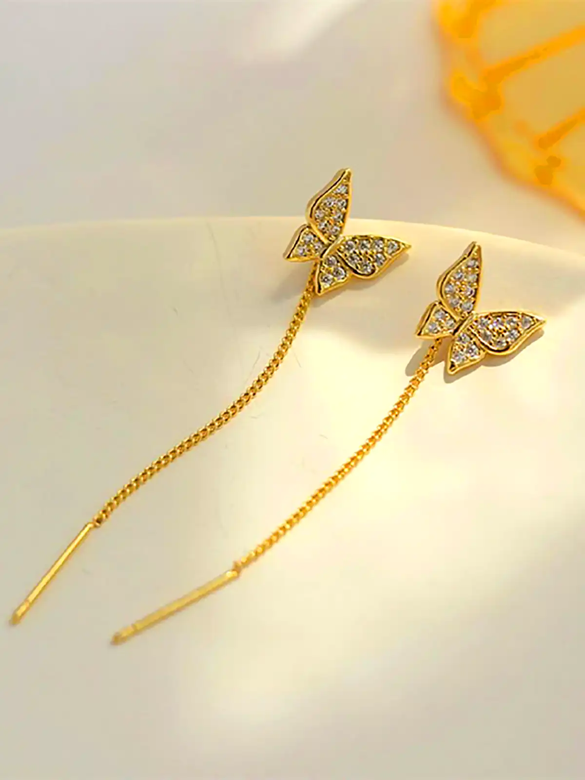 گوشواره آبشاری پروانه ای