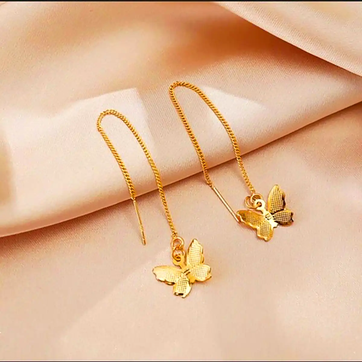 گوشواره آبشاری پروانه ای