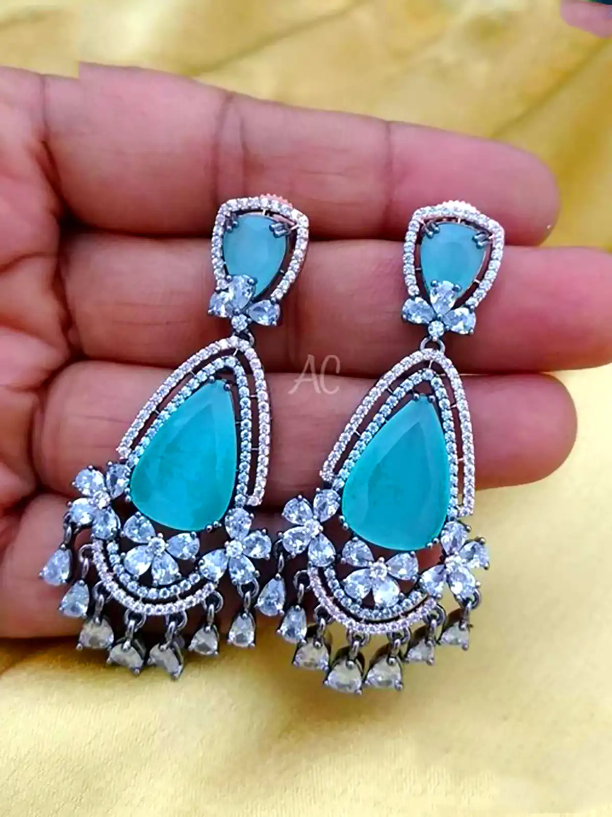 گوشواره اشکی نگین دار مجلسی 