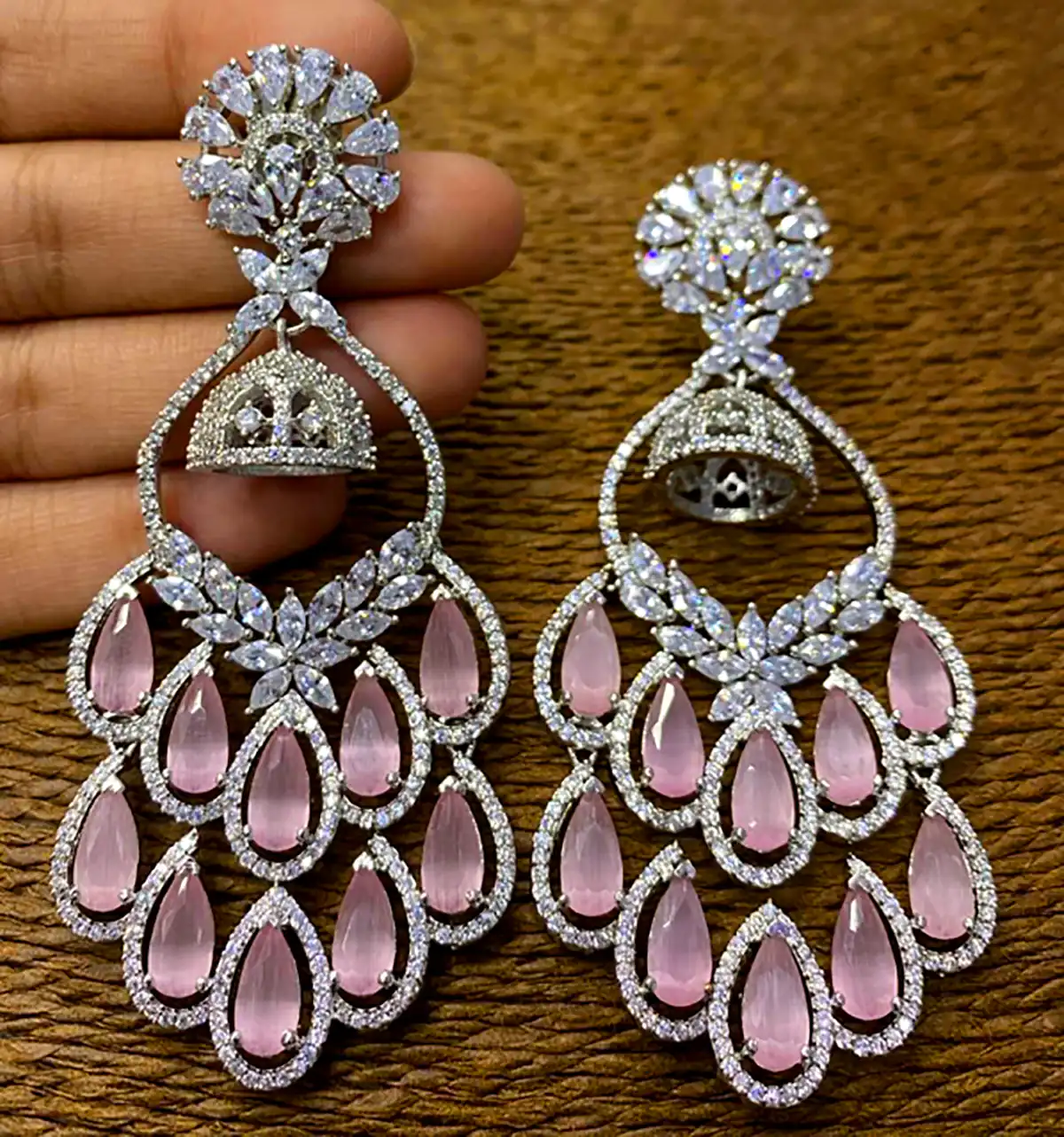 گوشواره اشکی نگین دار مجلسی 